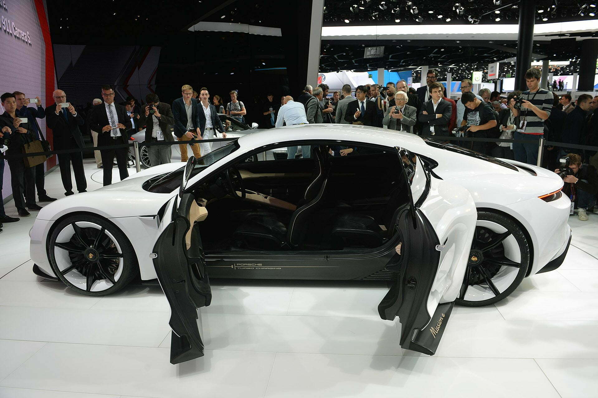 Porsche Mission E Fights Tesla For The Electric Roadster Crown 1 04-porsche-mission-e-concept-frankfurt-1