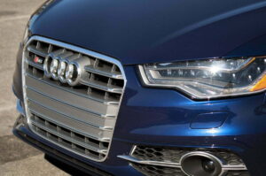 2014-Audi-S6-003