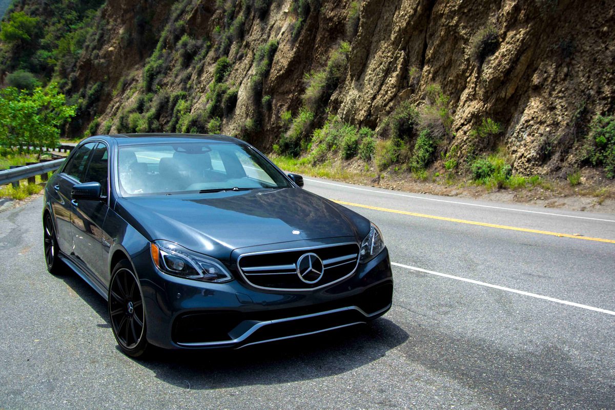 2014 Mercedes E63 AMG S 4Matic Sedan Review (video)