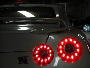 2014-Nissan-GT-R-009