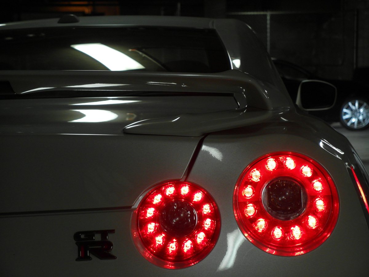 2014 Nissan GT-R Review: Violently Awesome (video)