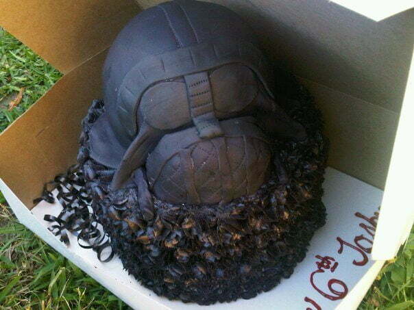 35 Top Star Wars Cakes (list/pics)