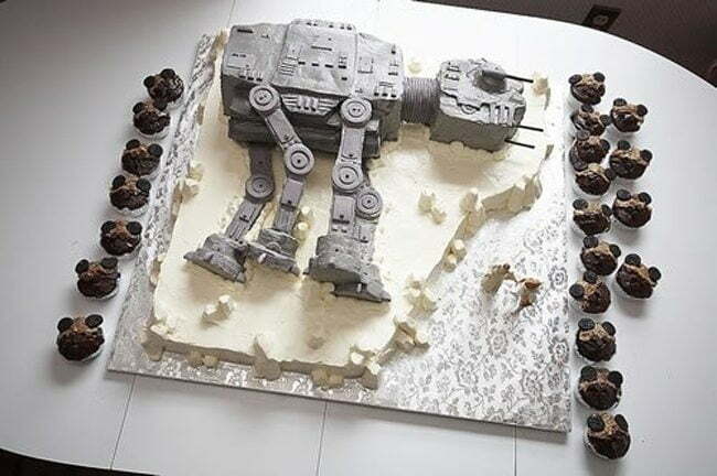 35 Top Star Wars Cakes (list/pics)