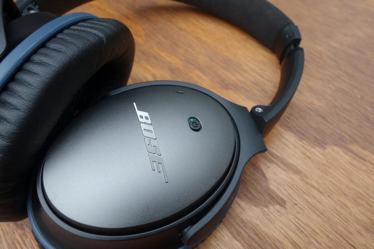 Bose QuietComfort 25 Noise Cancelling Over-Ear Headphone Review 19 Bose QC 25