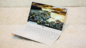 Dell XPS 9350 Review