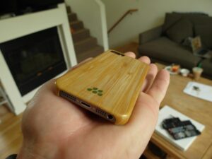 Evutec-iPhone-Cases-Carbon-Fiber-and-Wood-002
