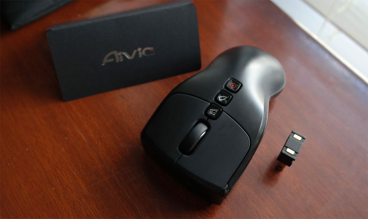 Gigabyte Aivia Neon Touch-Charge Air Presenter Mouse Review