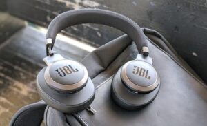 JBL Live 650BTNC Review