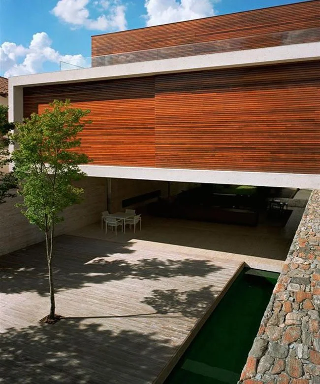 13 of the Most Luxurious Futuristic and Unique Modern Homes Money Can Buy