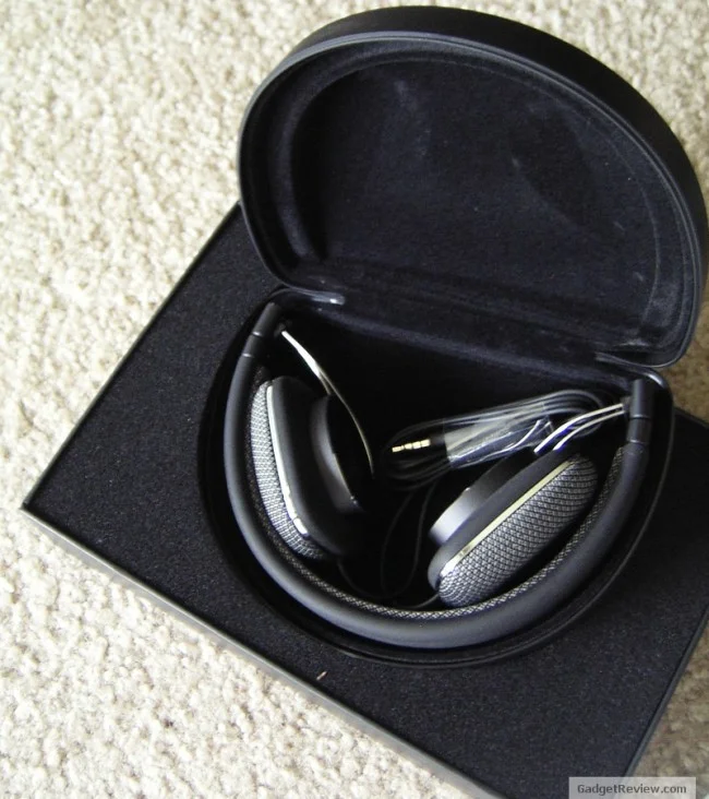 Bowers and Wilkins P3 Mobile Hi-Fi Headphones Review
