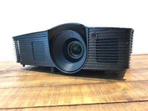 Projector vs TV: Key Differences and Similarities