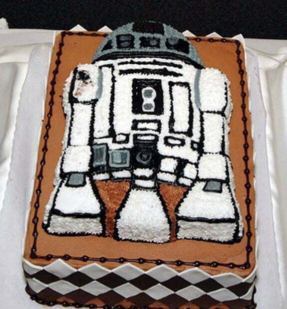 35 Top Star Wars Cakes (list/pics)