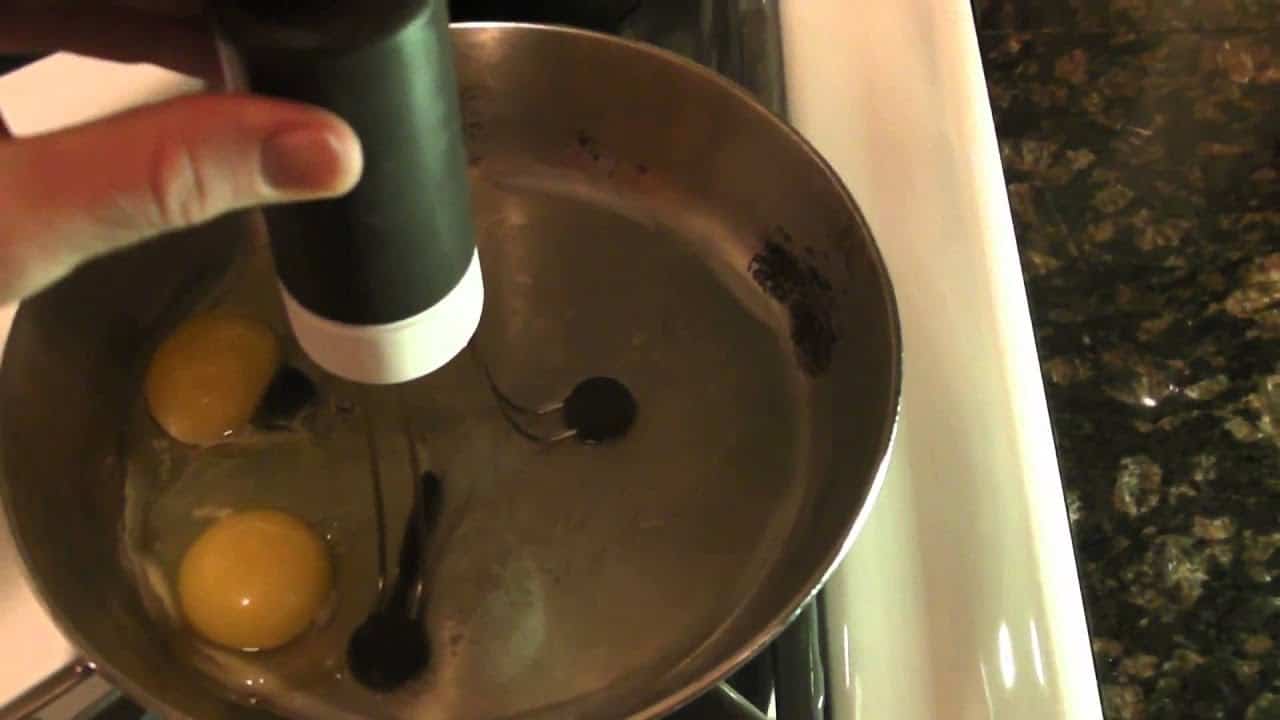 RoboStir Automatically Stirs Cook Speeds Review