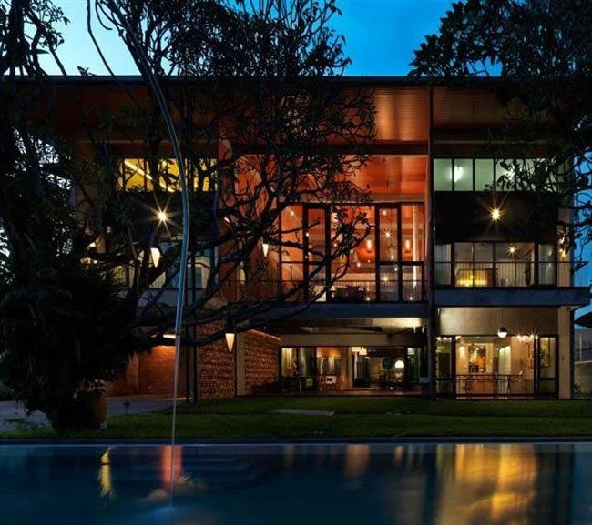 13 of the Most Luxurious Futuristic and Unique Modern Homes Money Can Buy