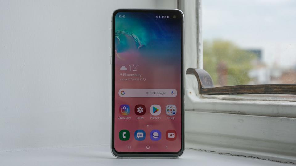 Samsung Galaxy S10e Review