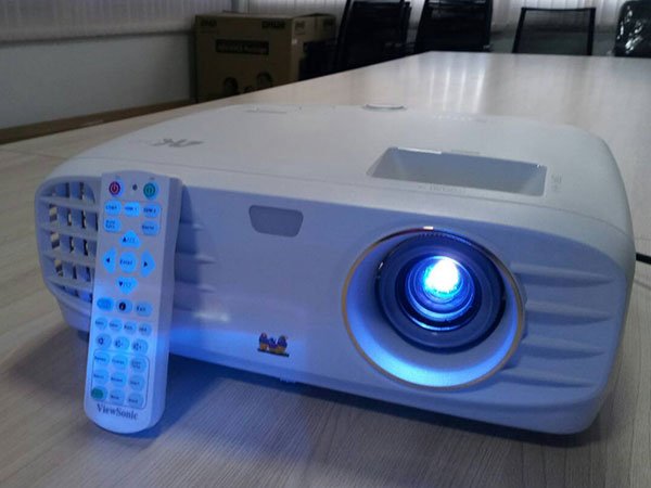 ViewSonic PX747 Review