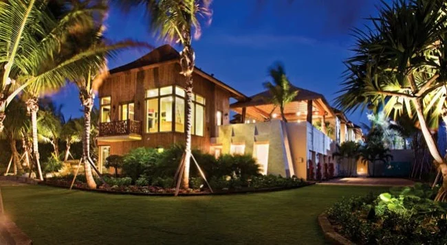 13 of the Most Luxurious Futuristic and Unique Modern Homes Money Can Buy