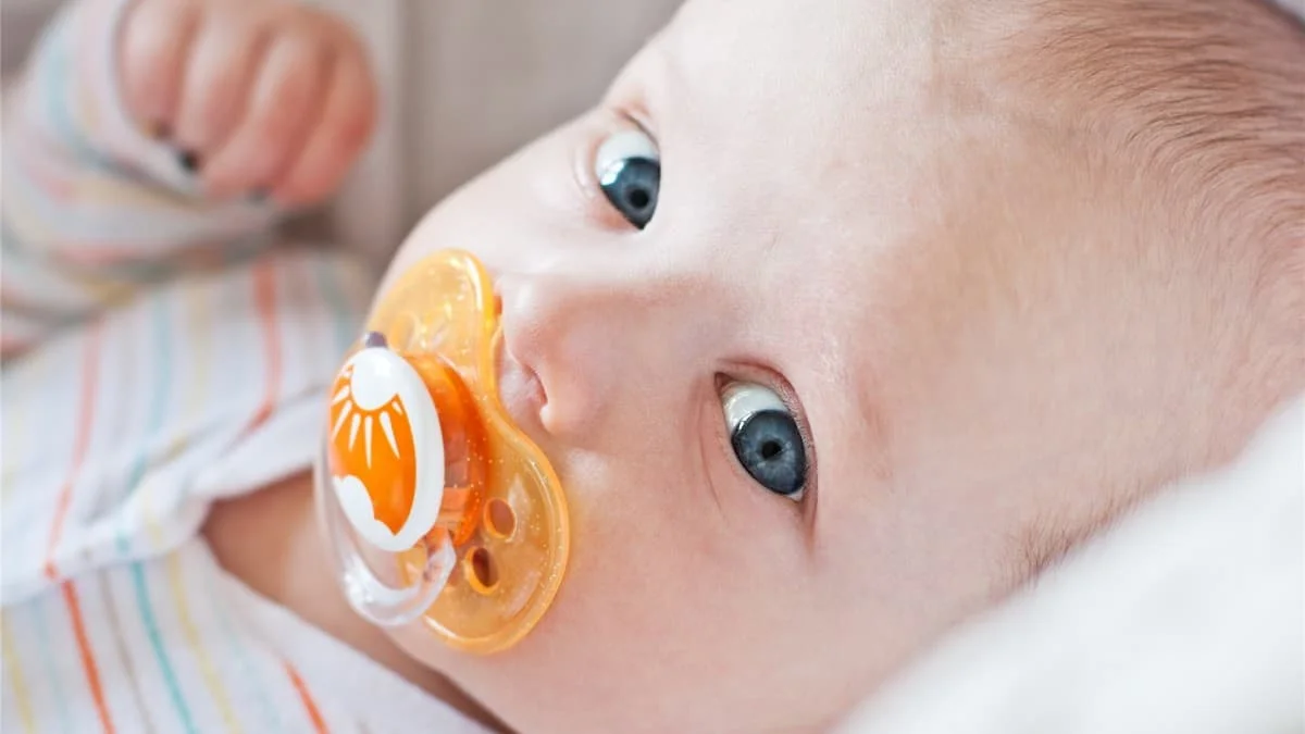 7 Best Baby Pacifiers in 2025