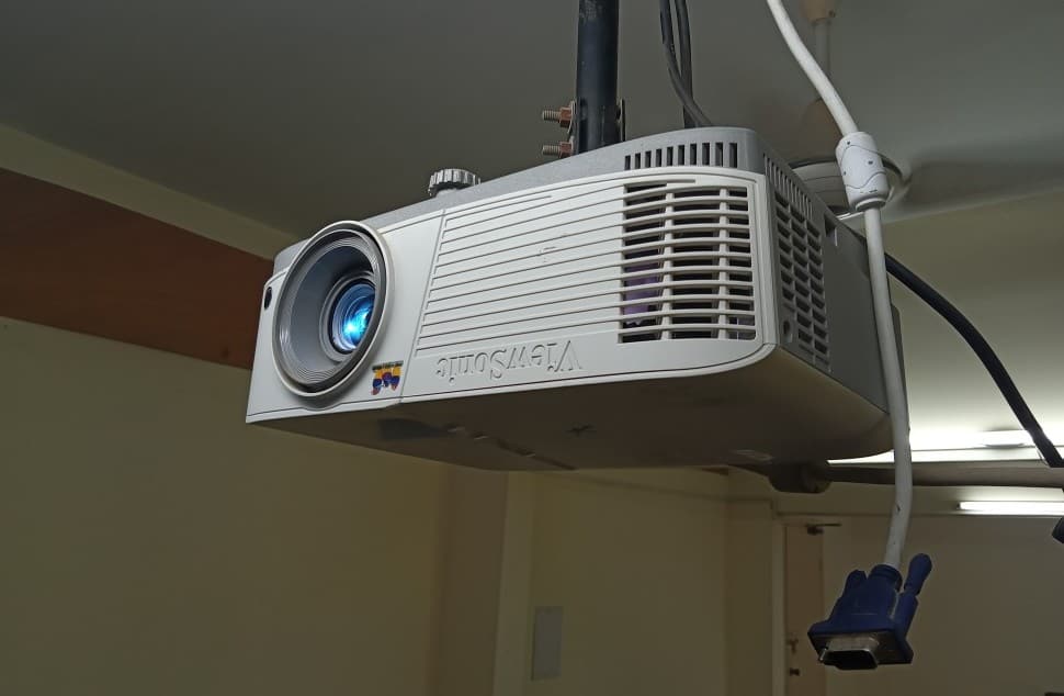 Best Projectors for Daylight Viewing in 2024