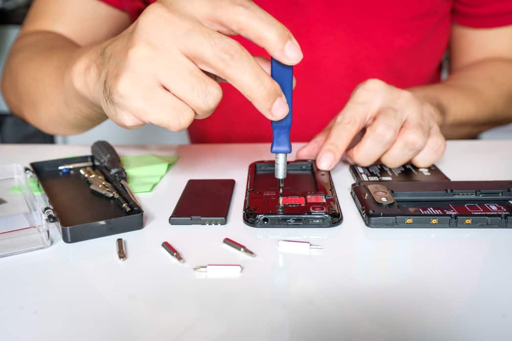 Best Smartphone Repair Kits in 2024