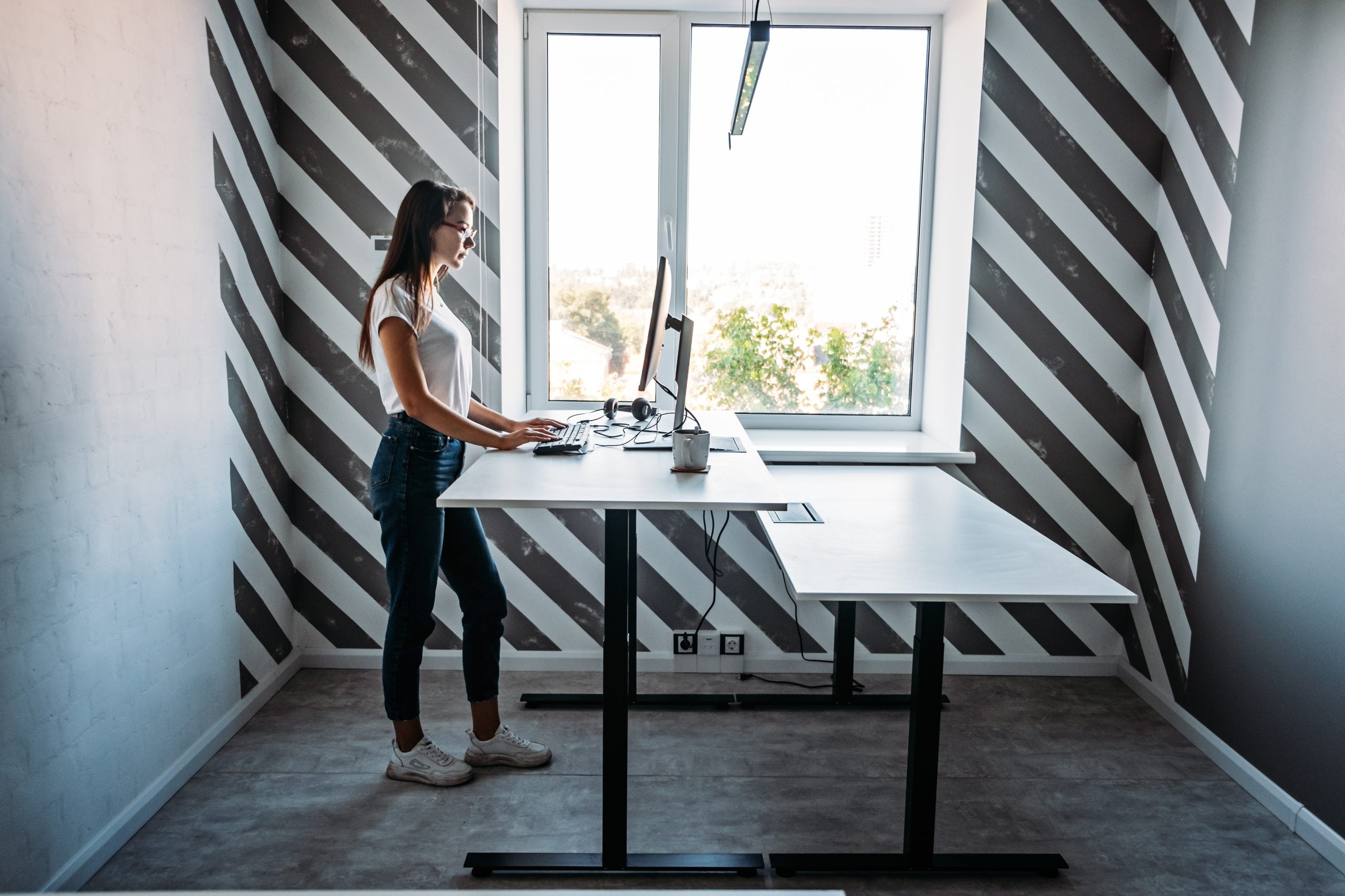 Best Standing Desk in 2024 (April Reviews)