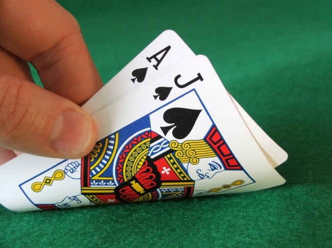 6 Gadgets to Help you Cheat in Any Casino (list)