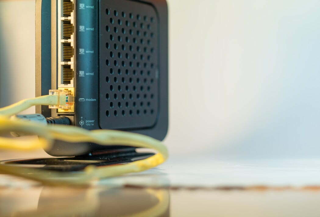 Dongle vs Wi-Fi Router