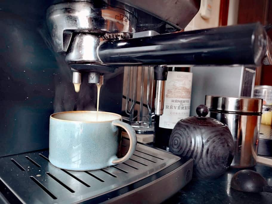 How to Clean a Coffee Maker with Vinegar