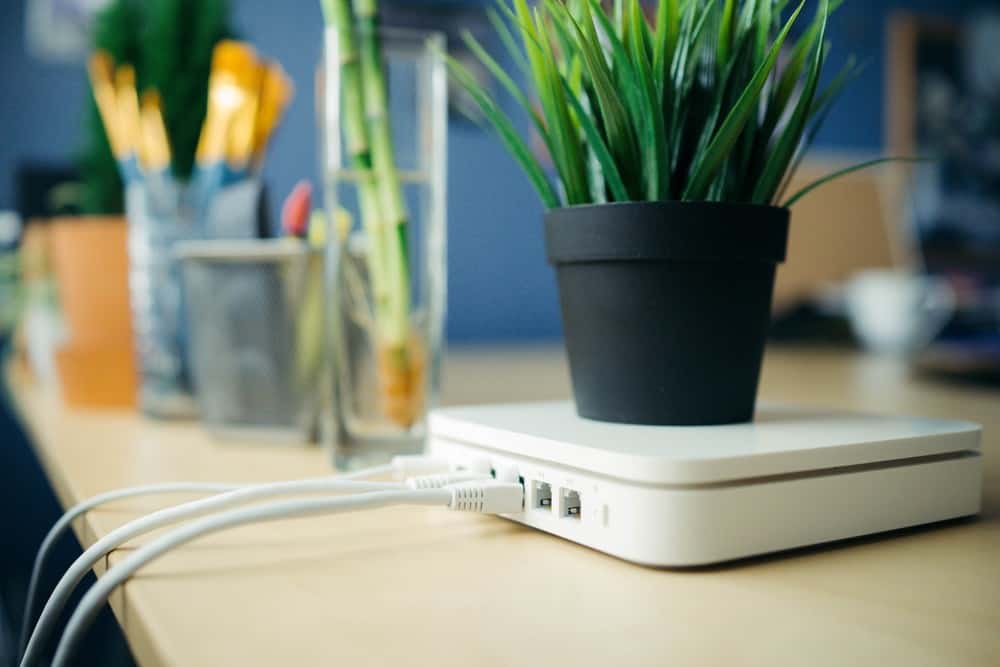 How to Connect a Cable Modem to a Wireless Router