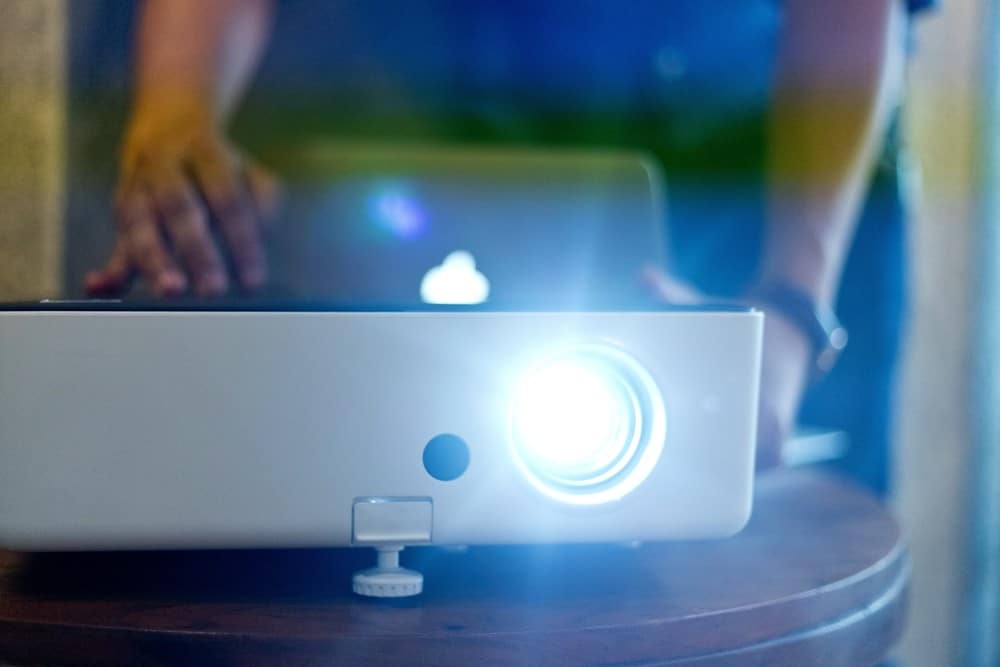 How to Connect an iPad to a Projector