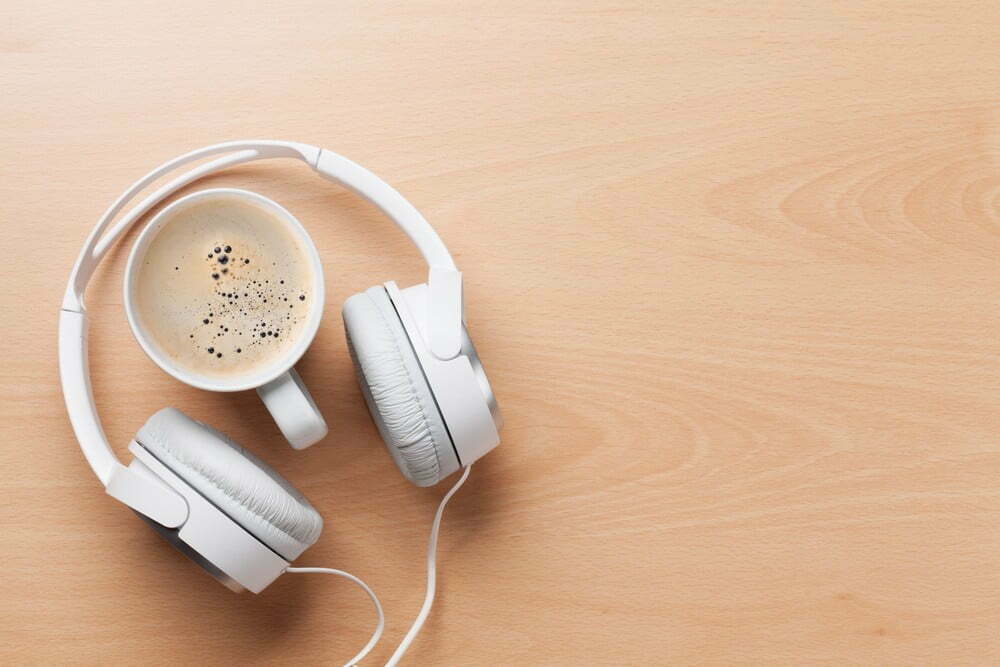 How to Hear Your Mic Through Headphones