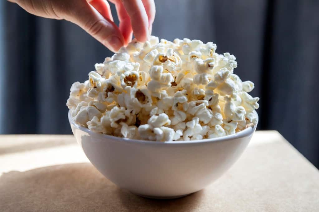 How to Make Popcorn in the Microwave