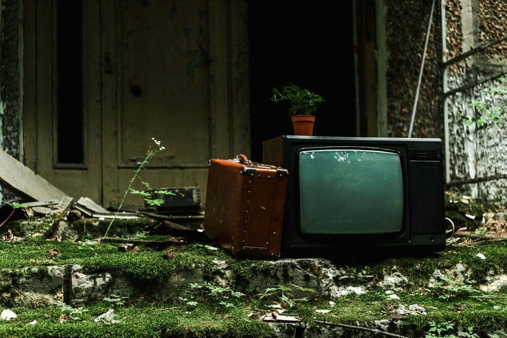 How to Watch TV Outside