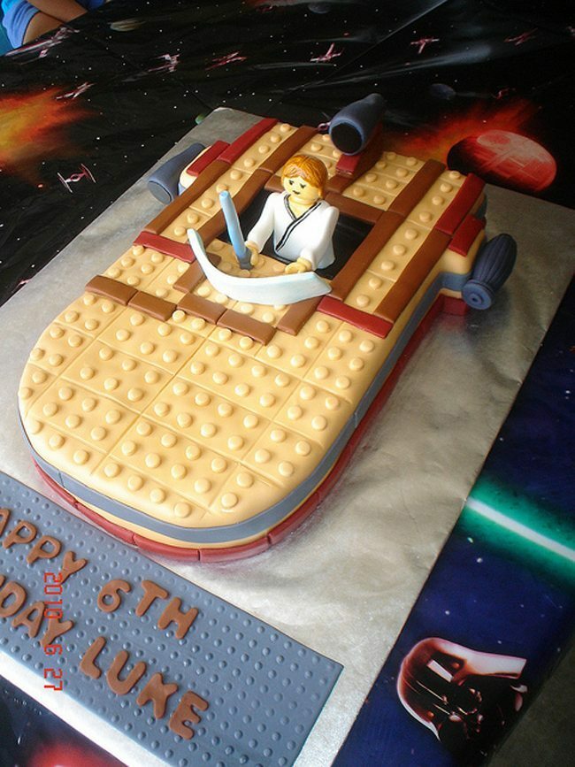 35 Top Star Wars Cakes (list/pics)