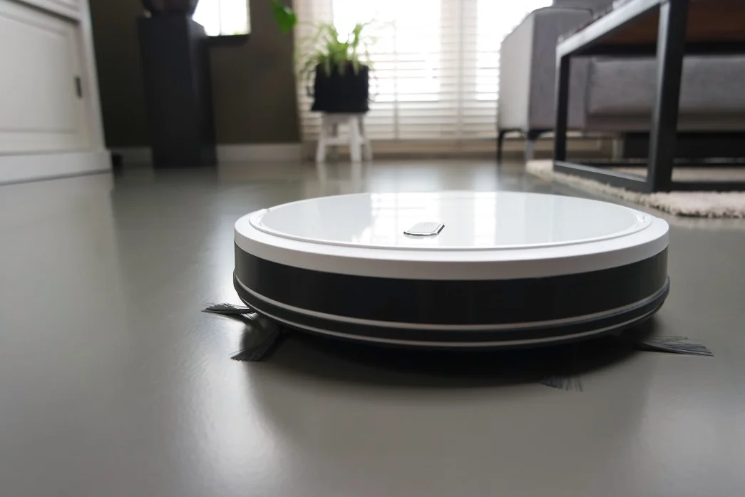 Robot Vacuum vs Regular Vacuum