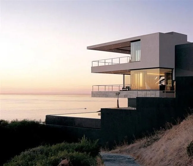13 of the Most Luxurious Futuristic and Unique Modern Homes Money Can Buy