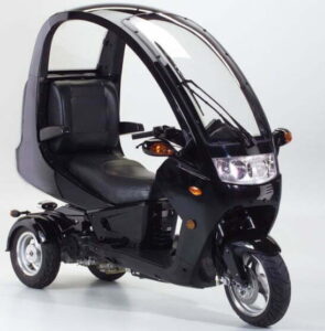 The Auto Moto Zooms To The US, 3 Wheels With A 2 Wheel Motorcyle Like Experience